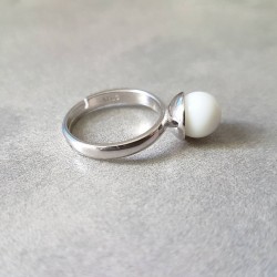 Bague fine réglable contenant votre lait maternel et/ou vos mèches de cheveux