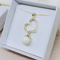 Collier avec pendentif coeur ajouré doré à l'Or et perle contenant votre lait maternel et/ou mèches de cheveux C42