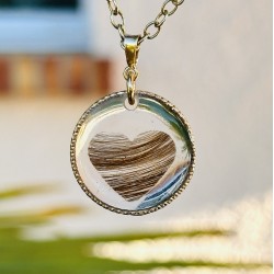 Collier avec pendentif rond et cœur contenant vos mèches de cheveux