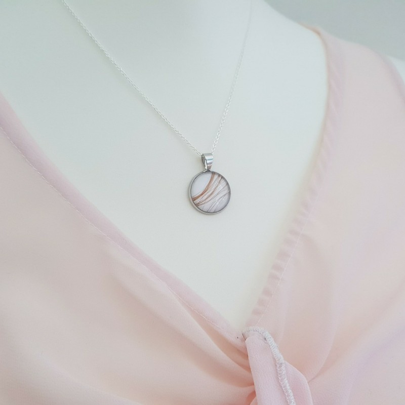 Collier avec pendentif rond contenant vos mèches de cheveux Ouistiti &co