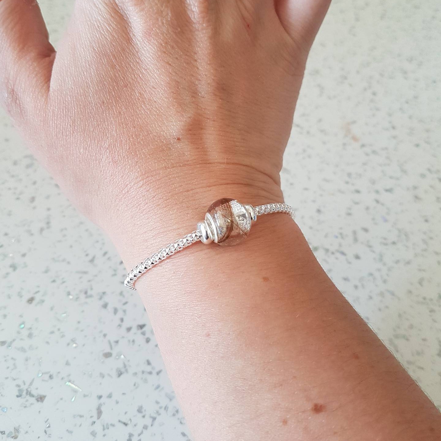 Bracelet réglable type Pandora et perle contenant vos mèches de